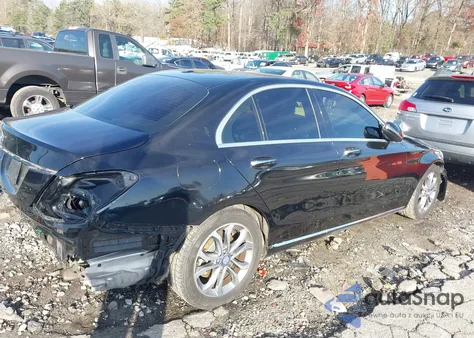 2017 Mercedes-Benz C 300 z USA, uszkodzony, nr VIN 55SWF4JB7HU186678